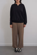 BLACK V-NOTCH PULLOVER