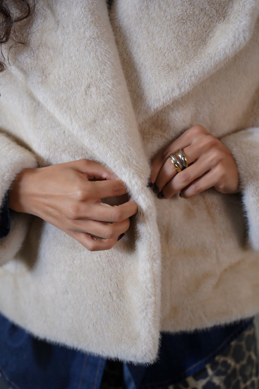 OFF WHITE SHORT WRAP FUR JACKET