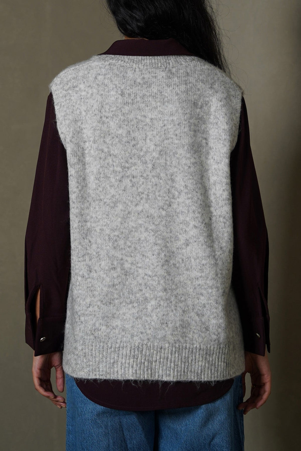 GREY V-NECK SWEATER VEST
