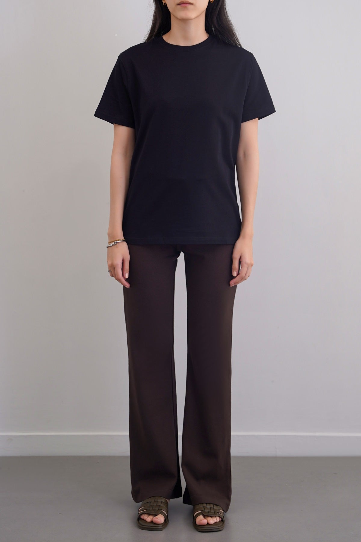 BLACK REGULAR CLASSIC TEE