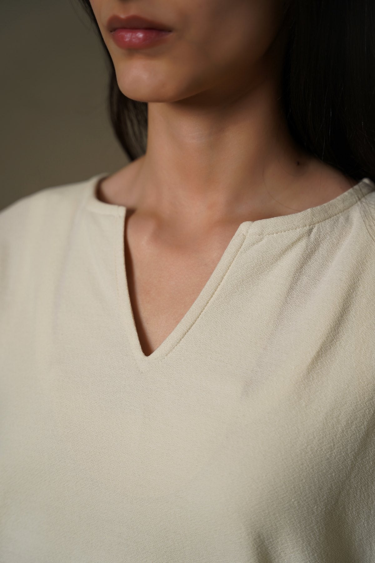 IVORY CREPE COASTAL TEE