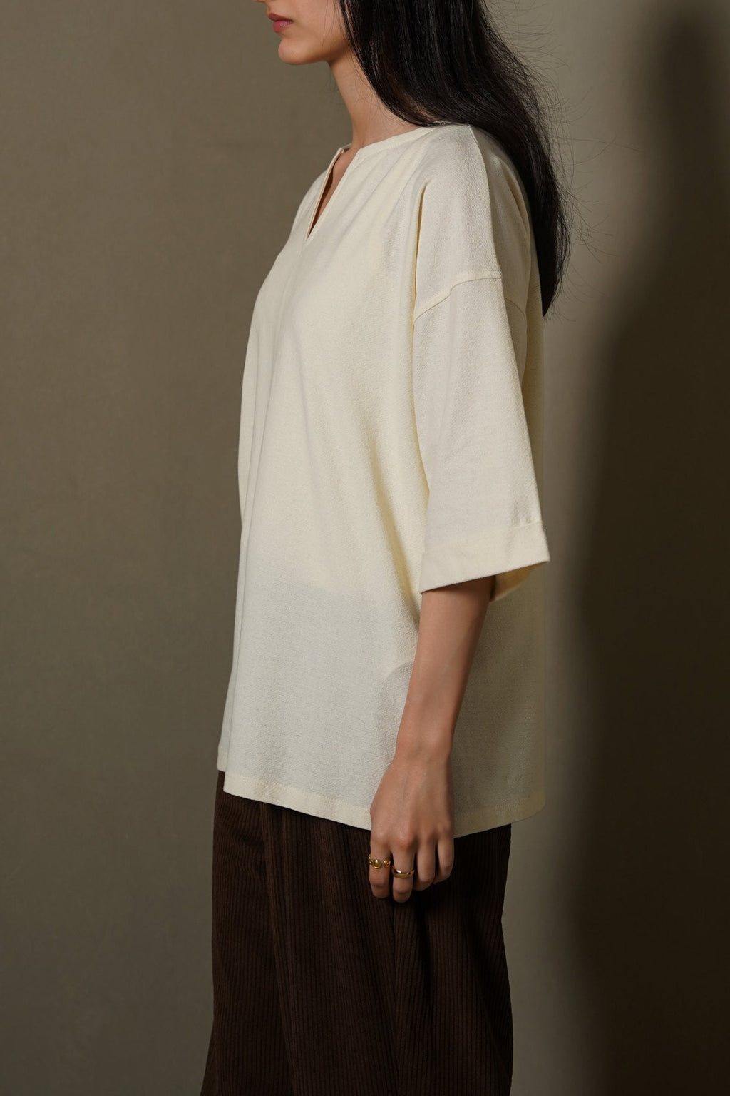 IVORY CREPE COASTAL TEE
