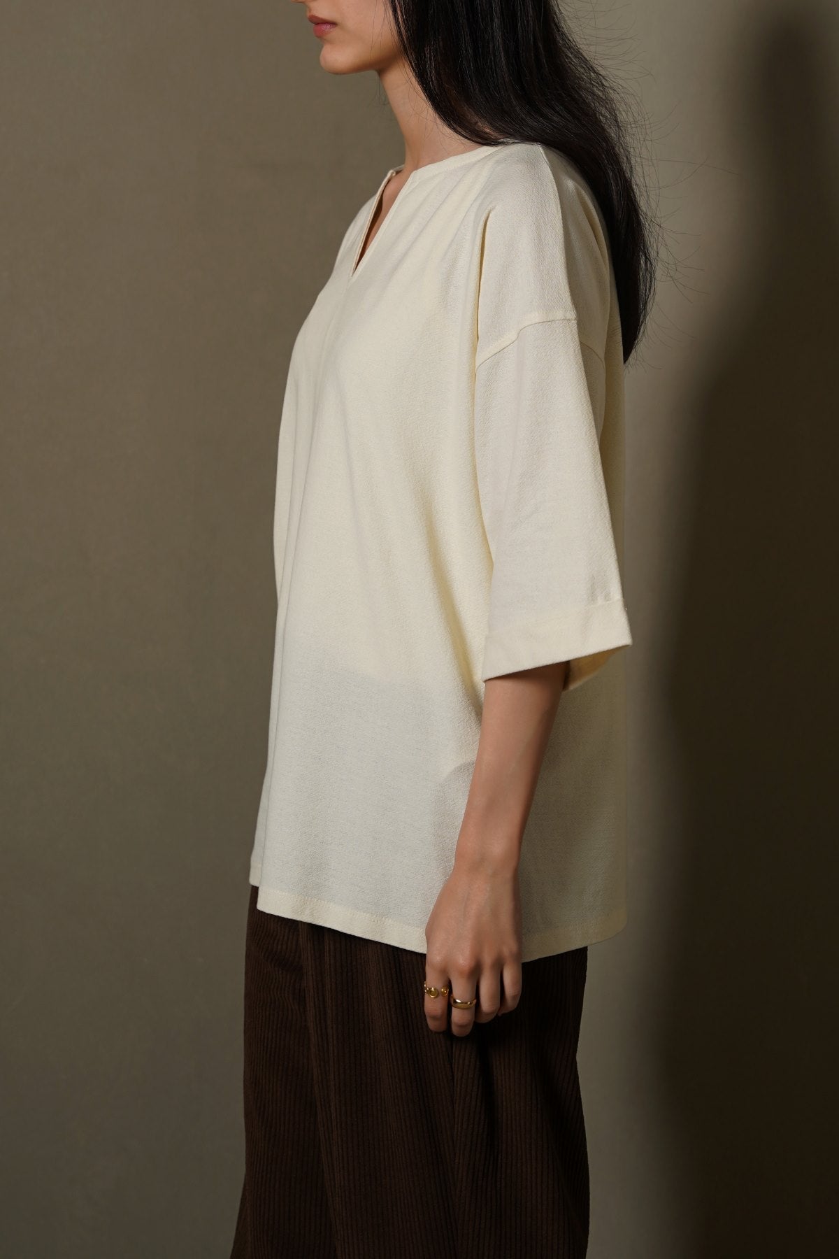 IVORY CREPE COASTAL TEE