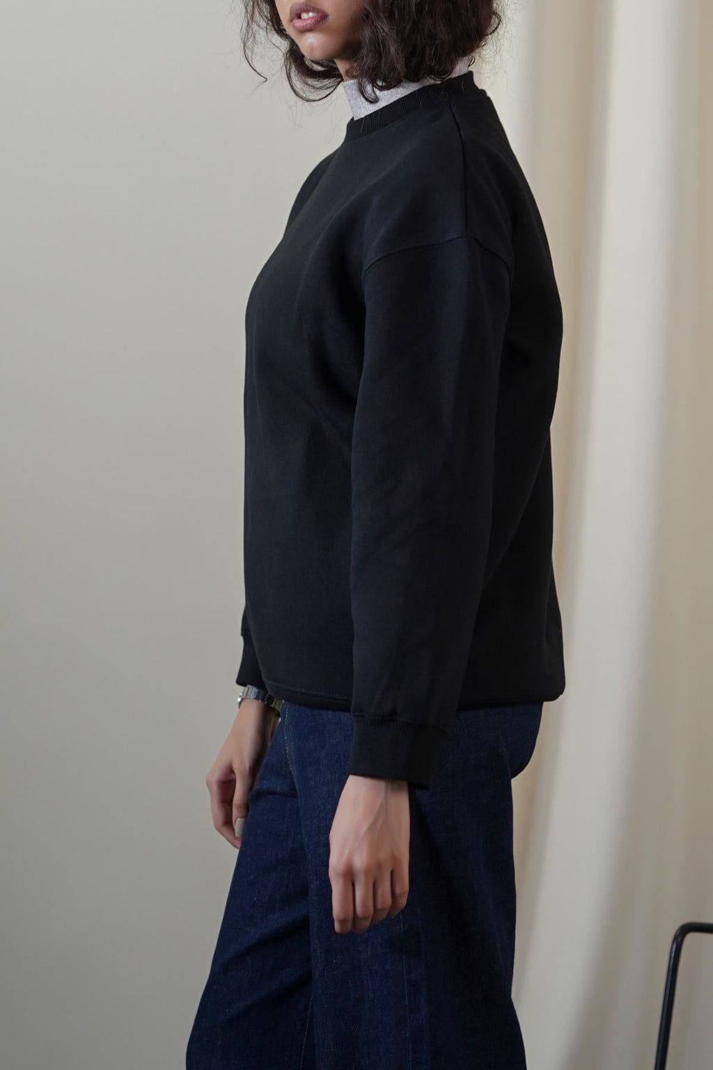BLACK CLASSIC SWEATSHIRT
