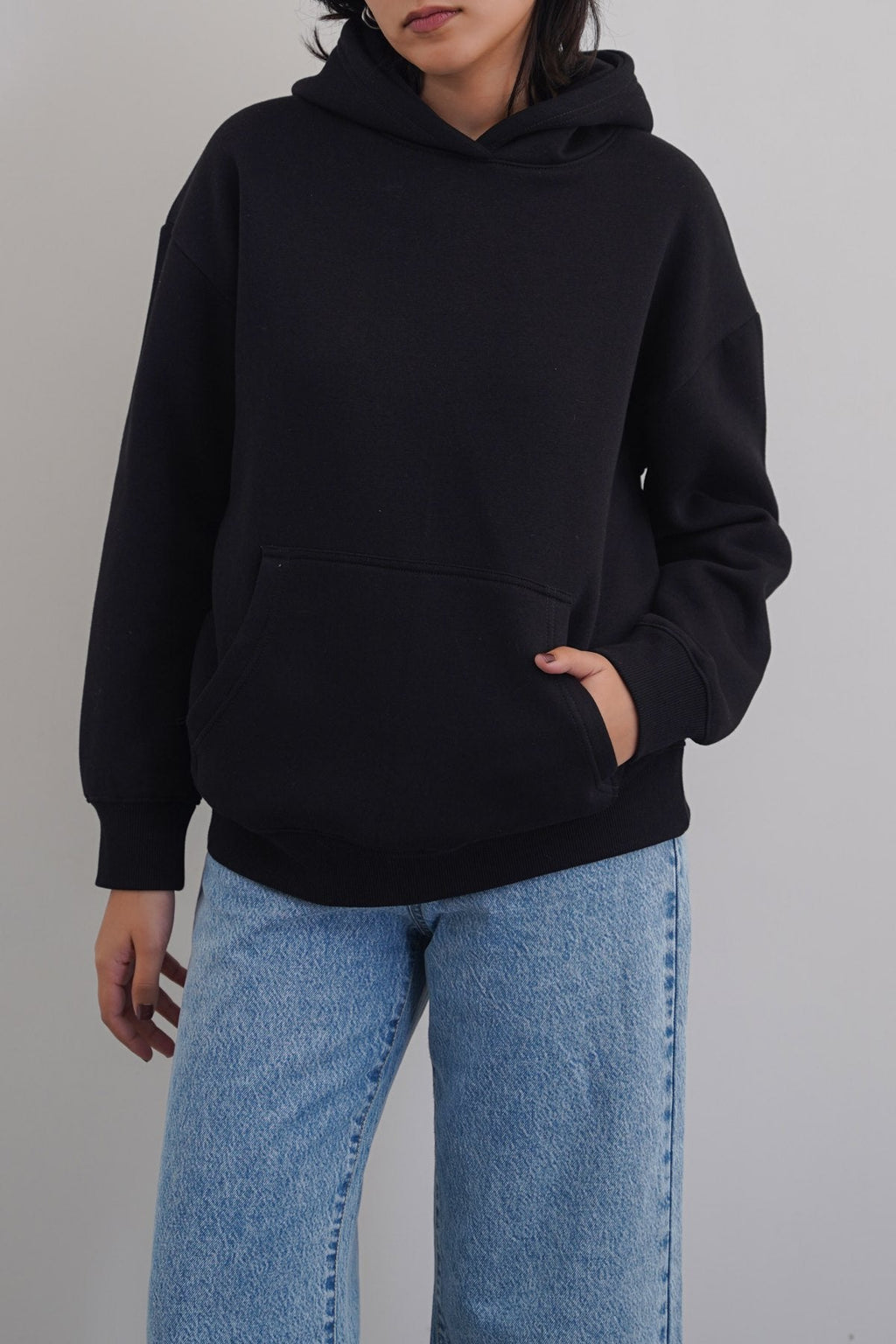 BLACK CLASSIC HOODIE