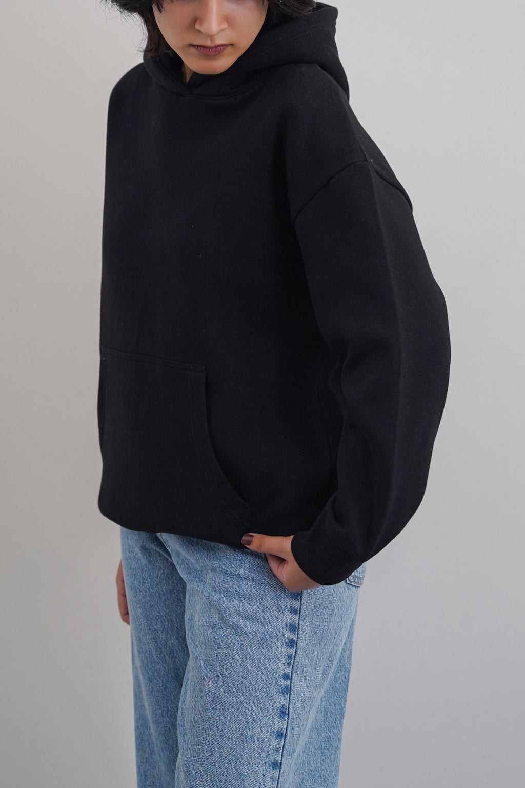 BLACK CLASSIC HOODIE
