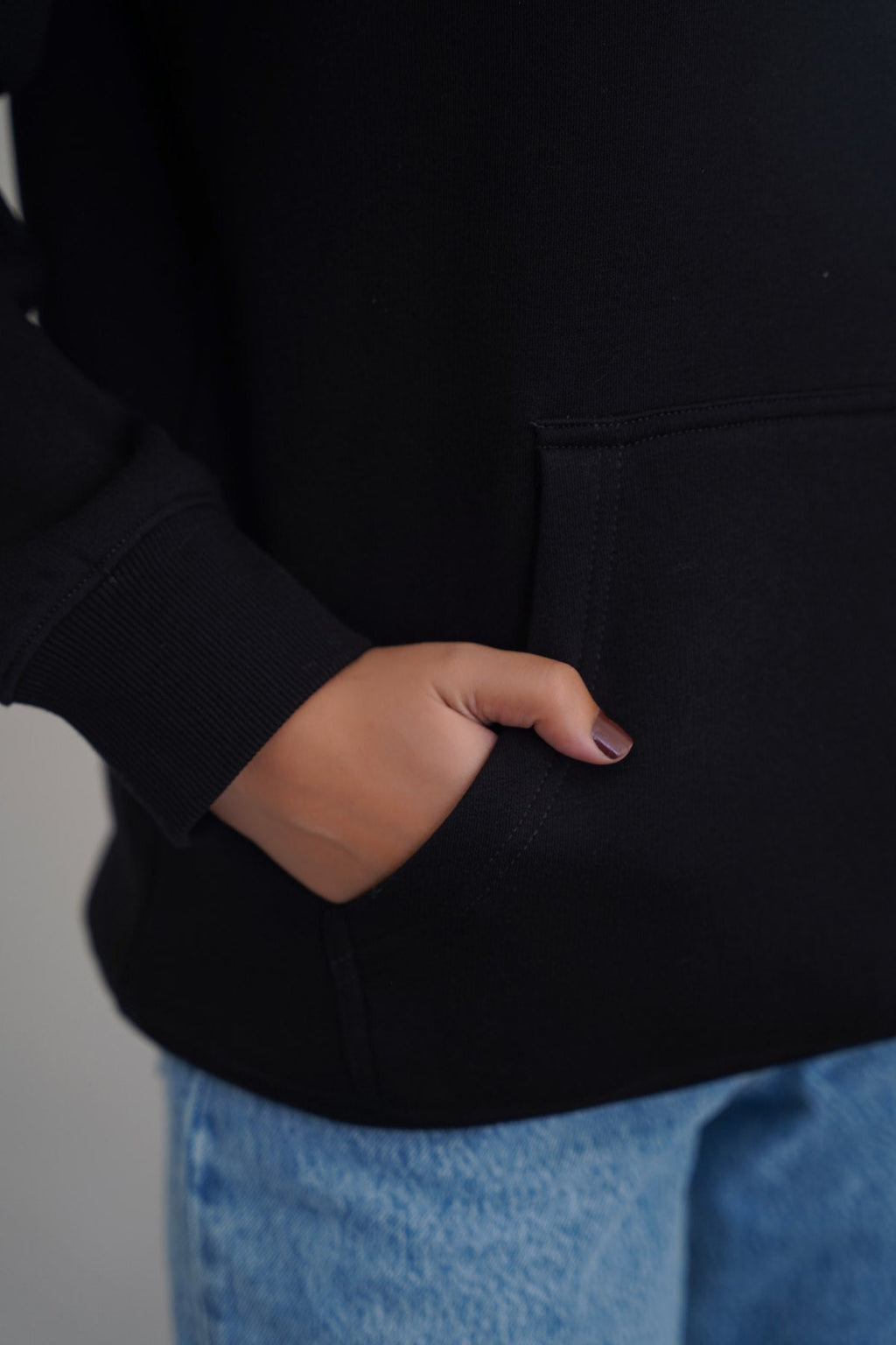 BLACK CLASSIC HOODIE