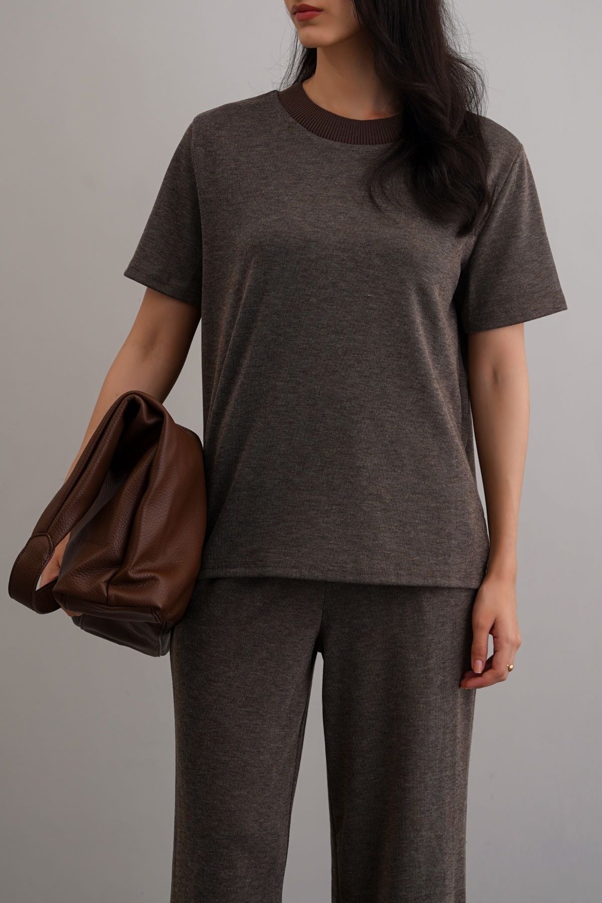 BROWN LIVE IN TEE