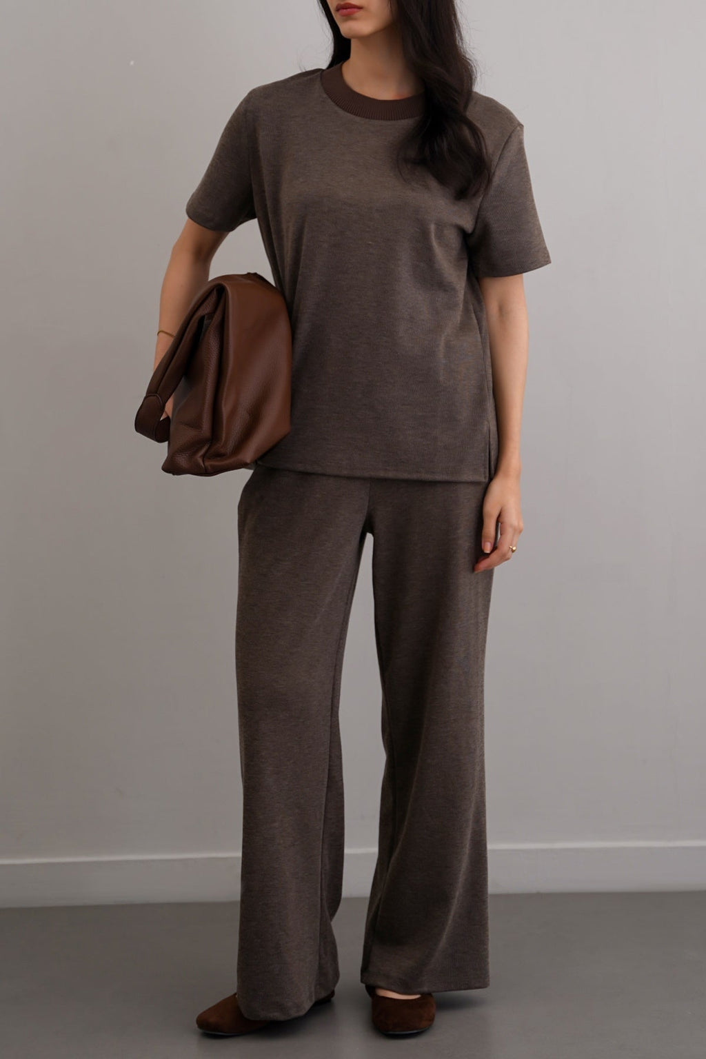 BROWN LIVE IN TEE