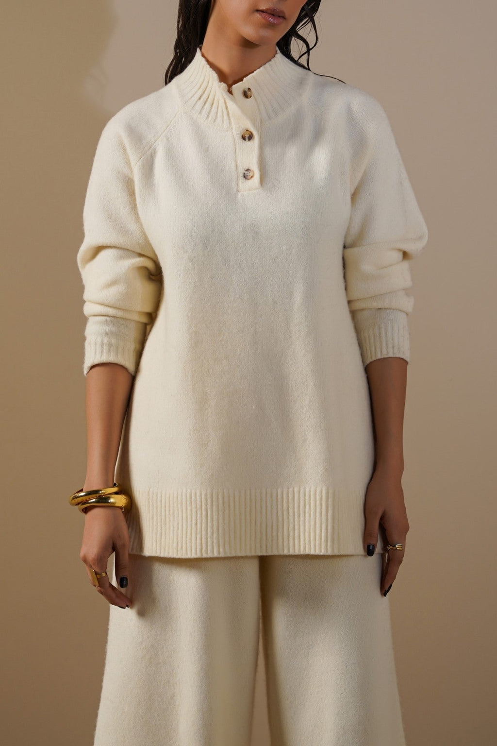 CREAM HENLEY RIBBED PULLOVER