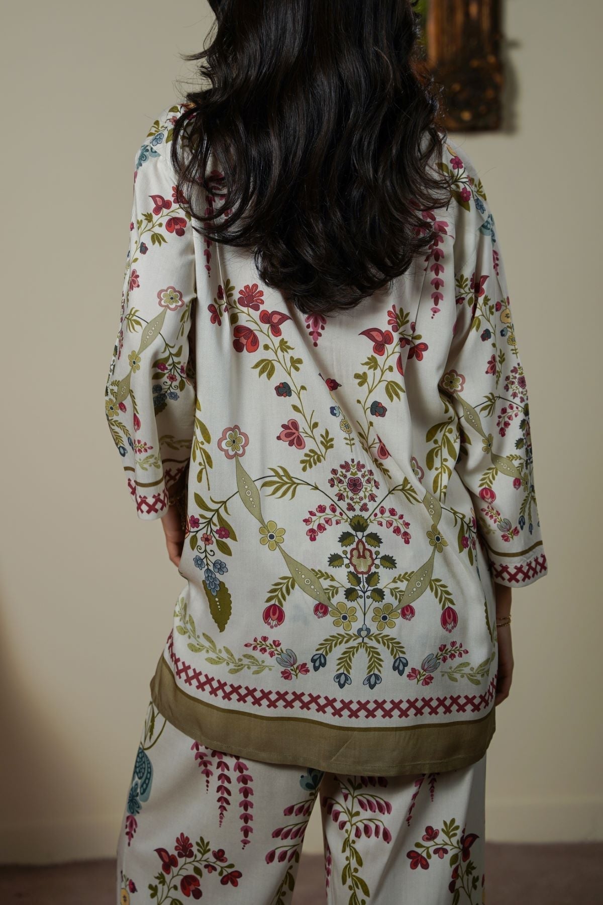 CREAM SPRING HEARTS SHIRT
