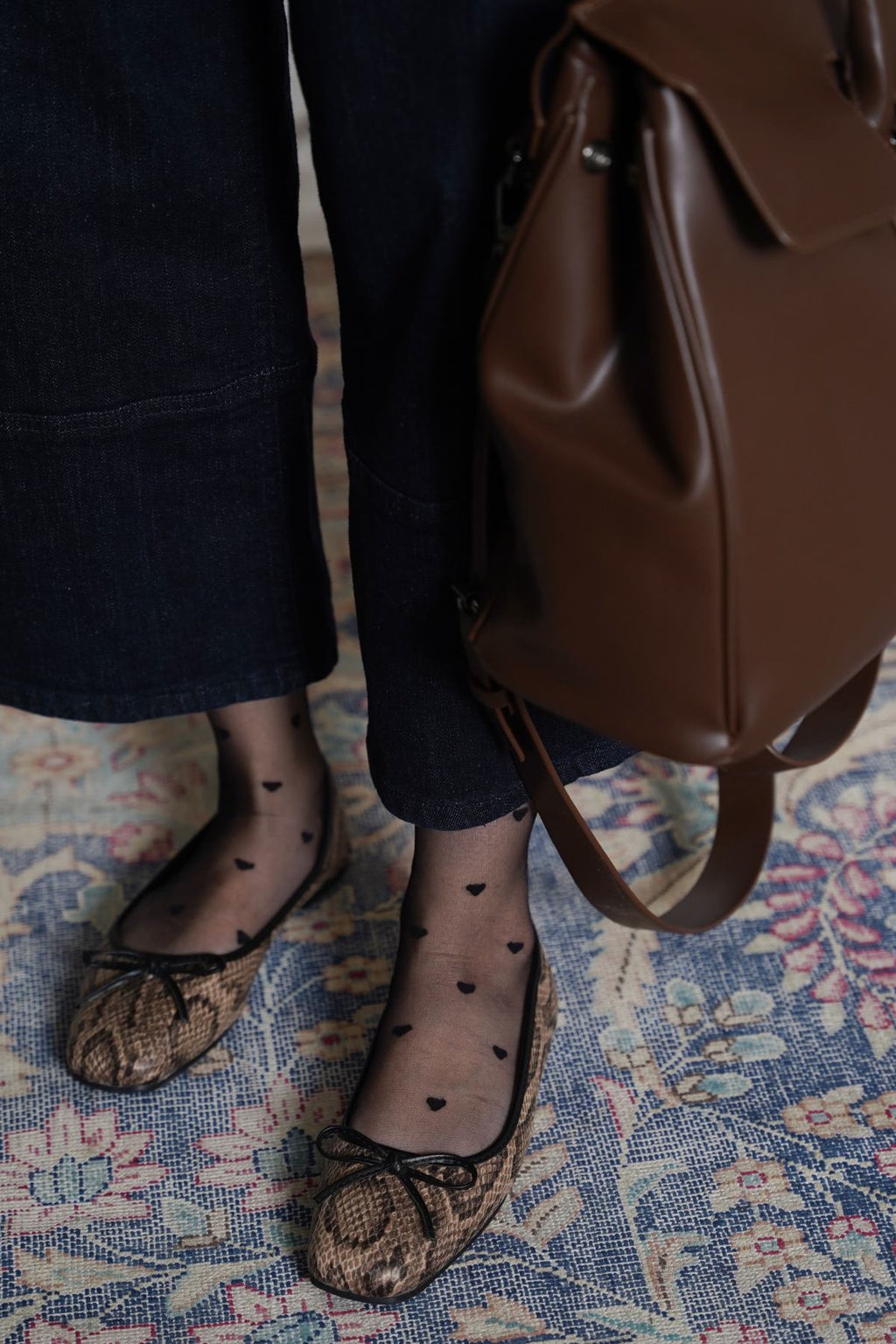 BLACK SHEER DOT SOCKS