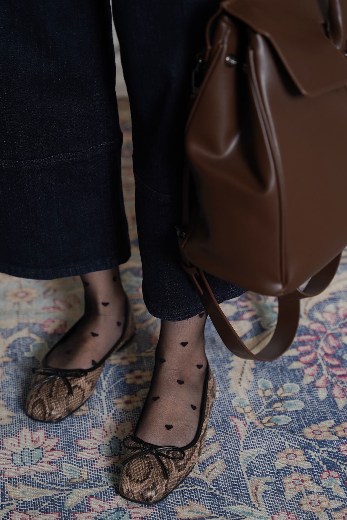 BLACK SHEER DOT SOCKS