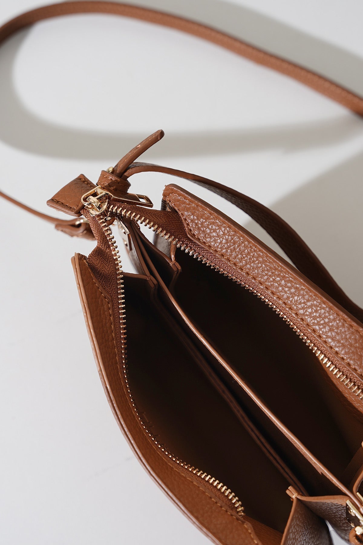 TAN BUTTER CROSSBODY BAG