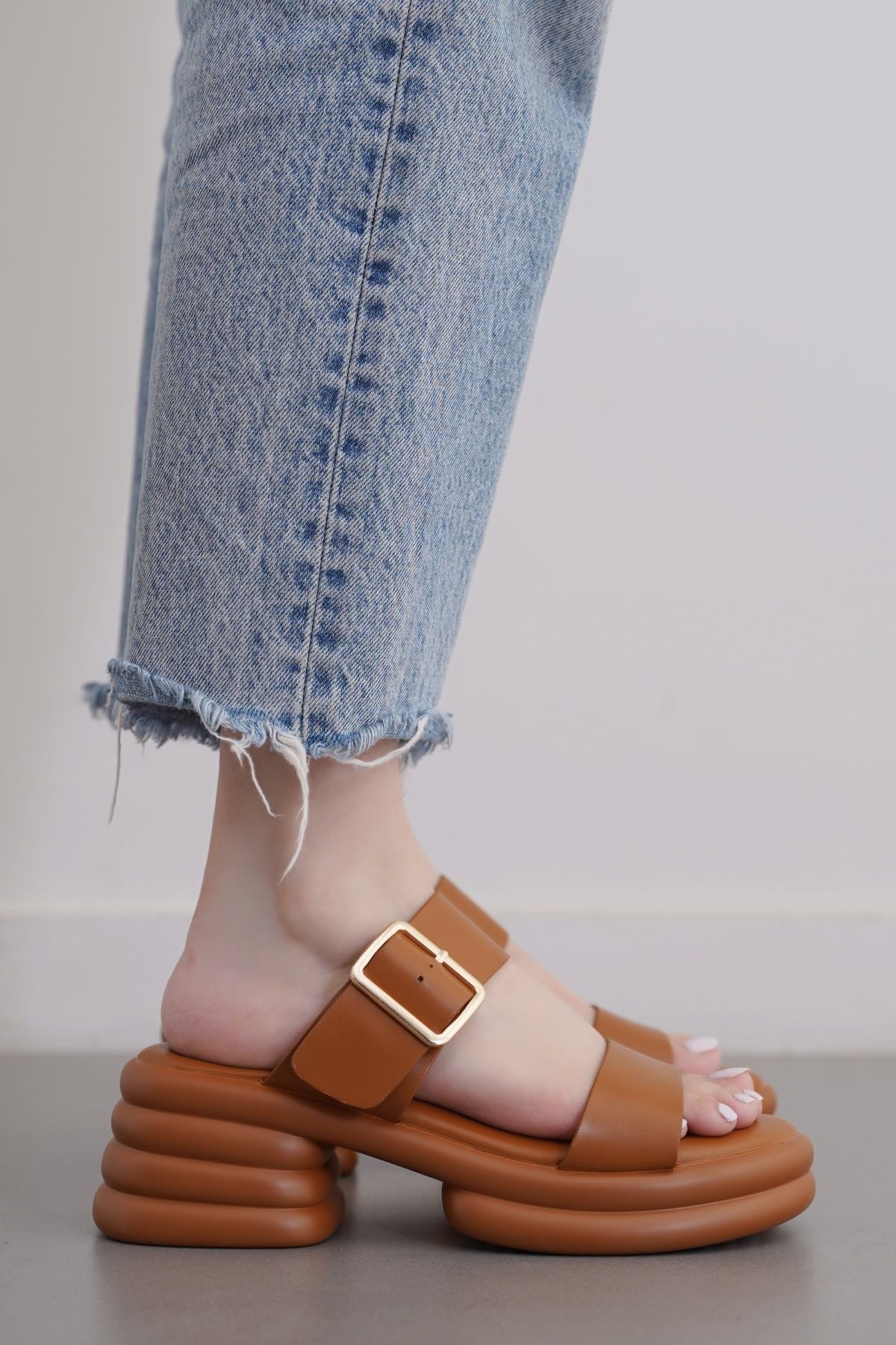 TAN BUBBLE MAMA HEELS