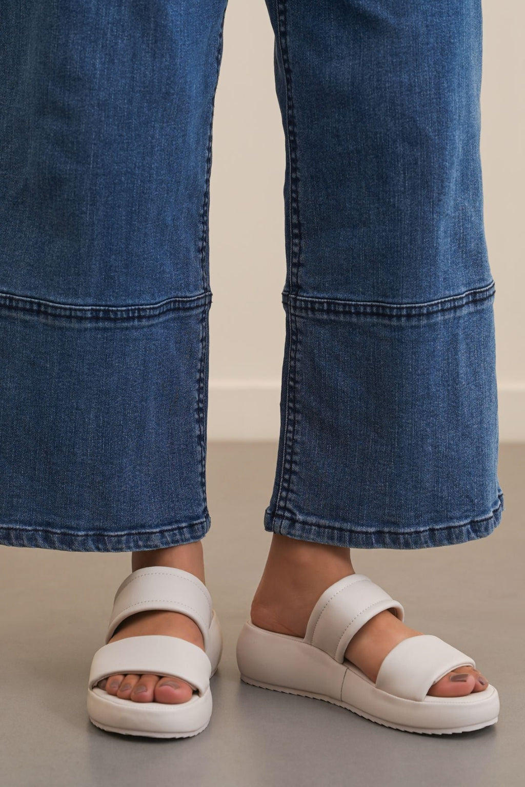 OFF WHITE MARSHMALLOW MAMA SLIDES