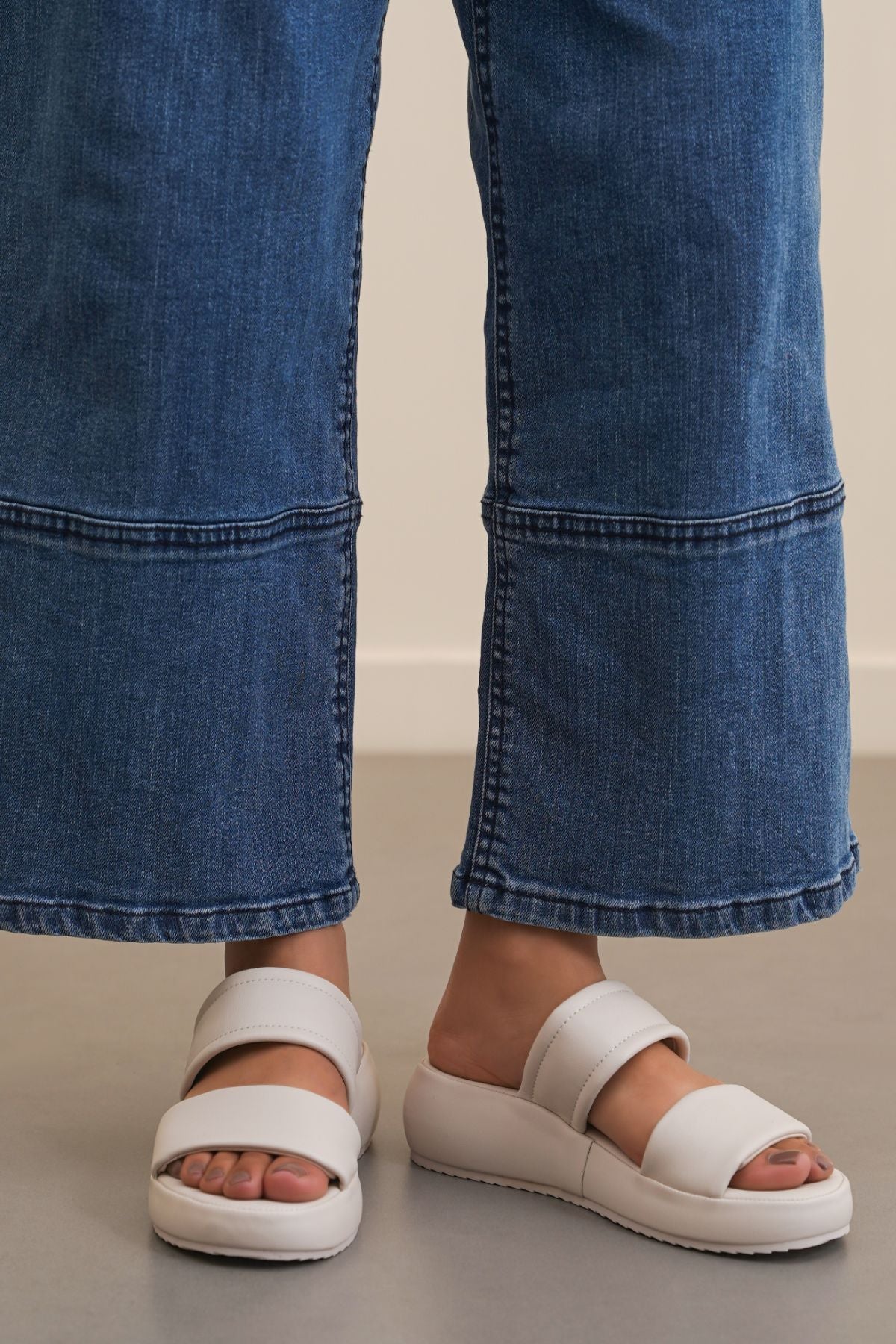 OFF WHITE MARSHMALLOW MAMA SLIDES