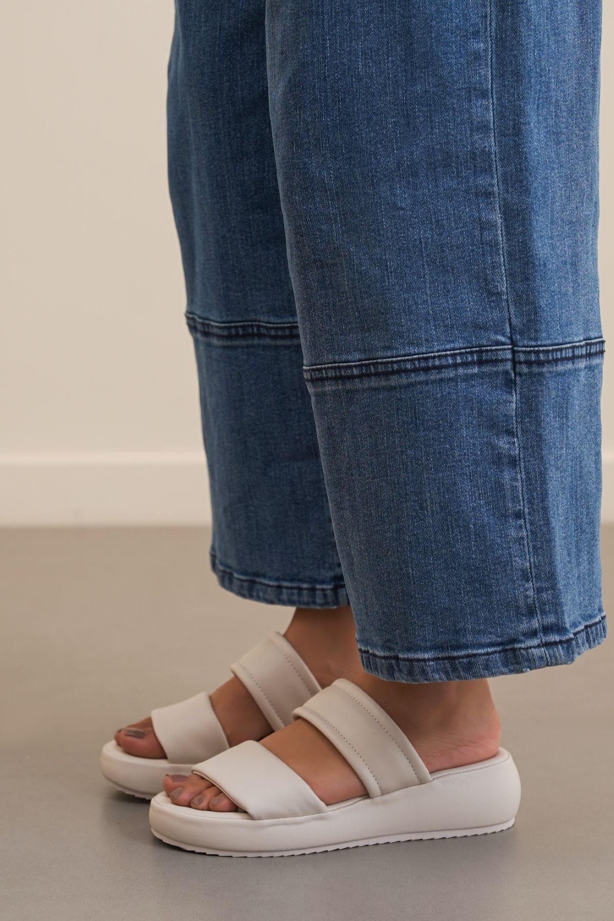 OFF WHITE MARSHMALLOW MAMA SLIDES