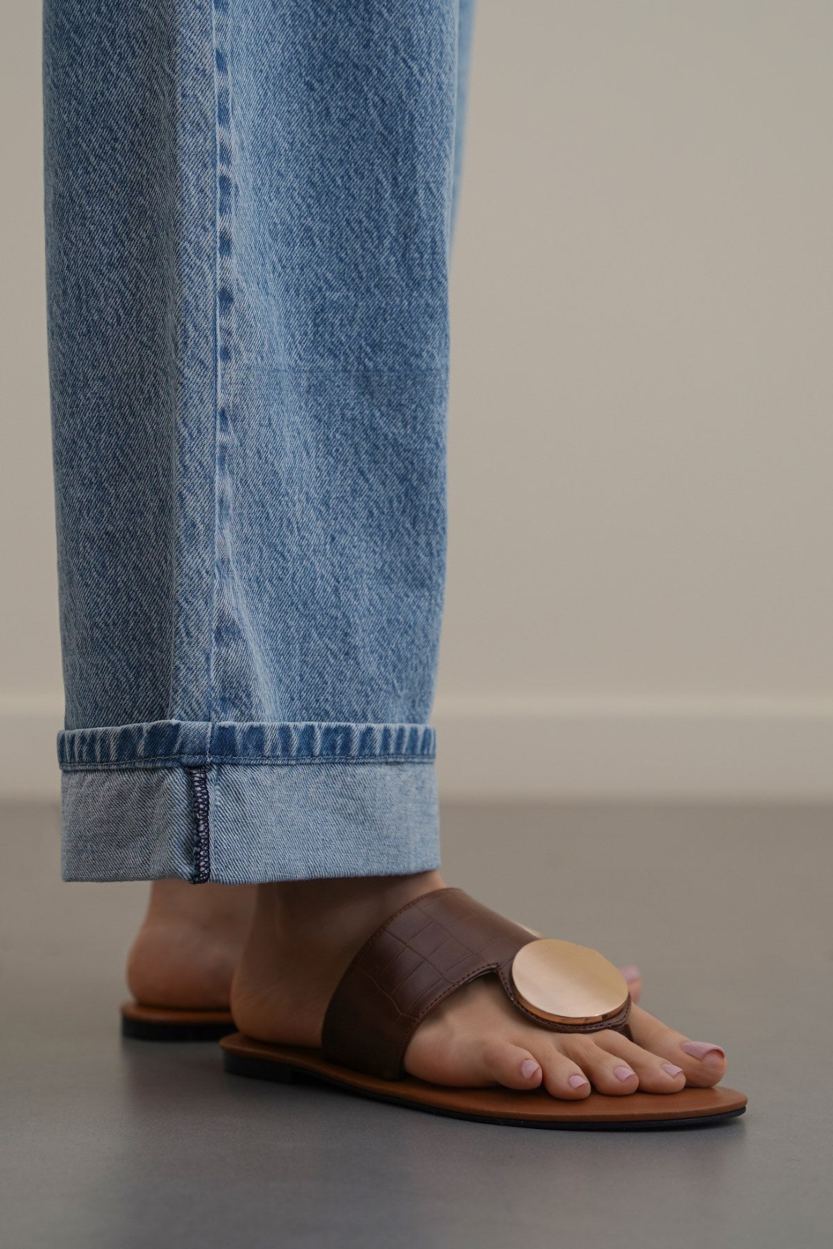 BROWN SOFT SUMMER SLIDES