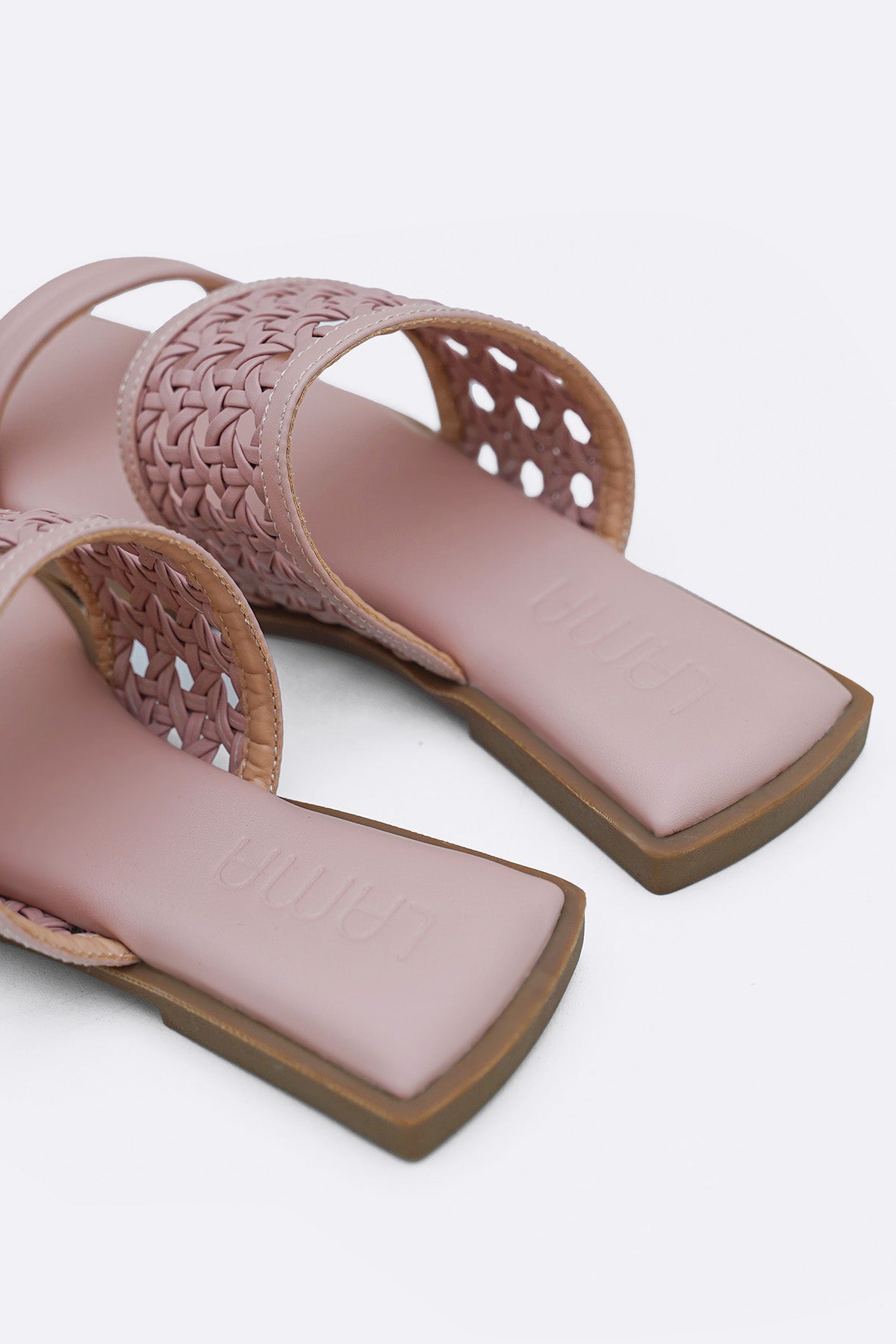 PINK SUMMER WEAVE SLIDES