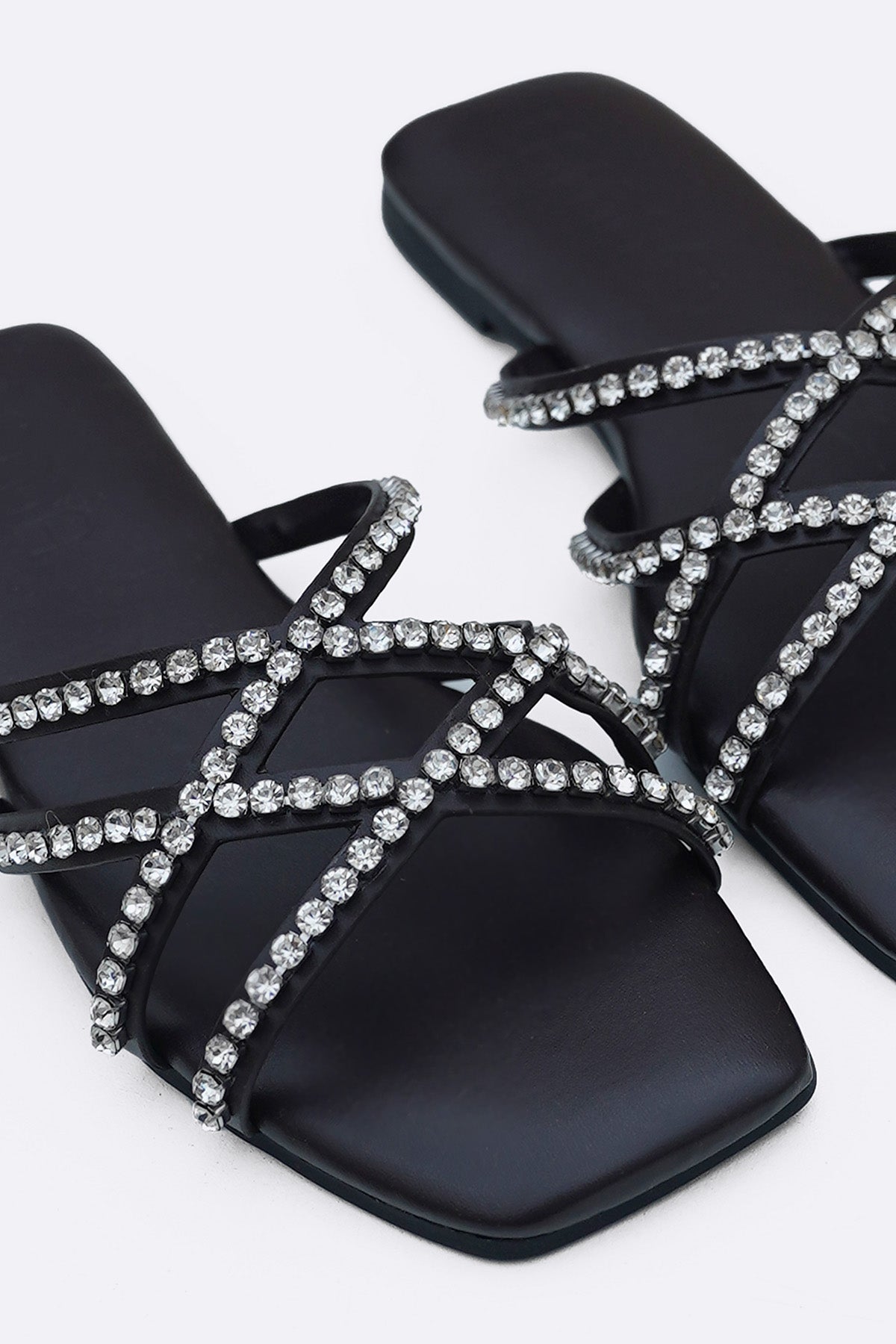 COFFEE VIOLA STUDDED SLIDES