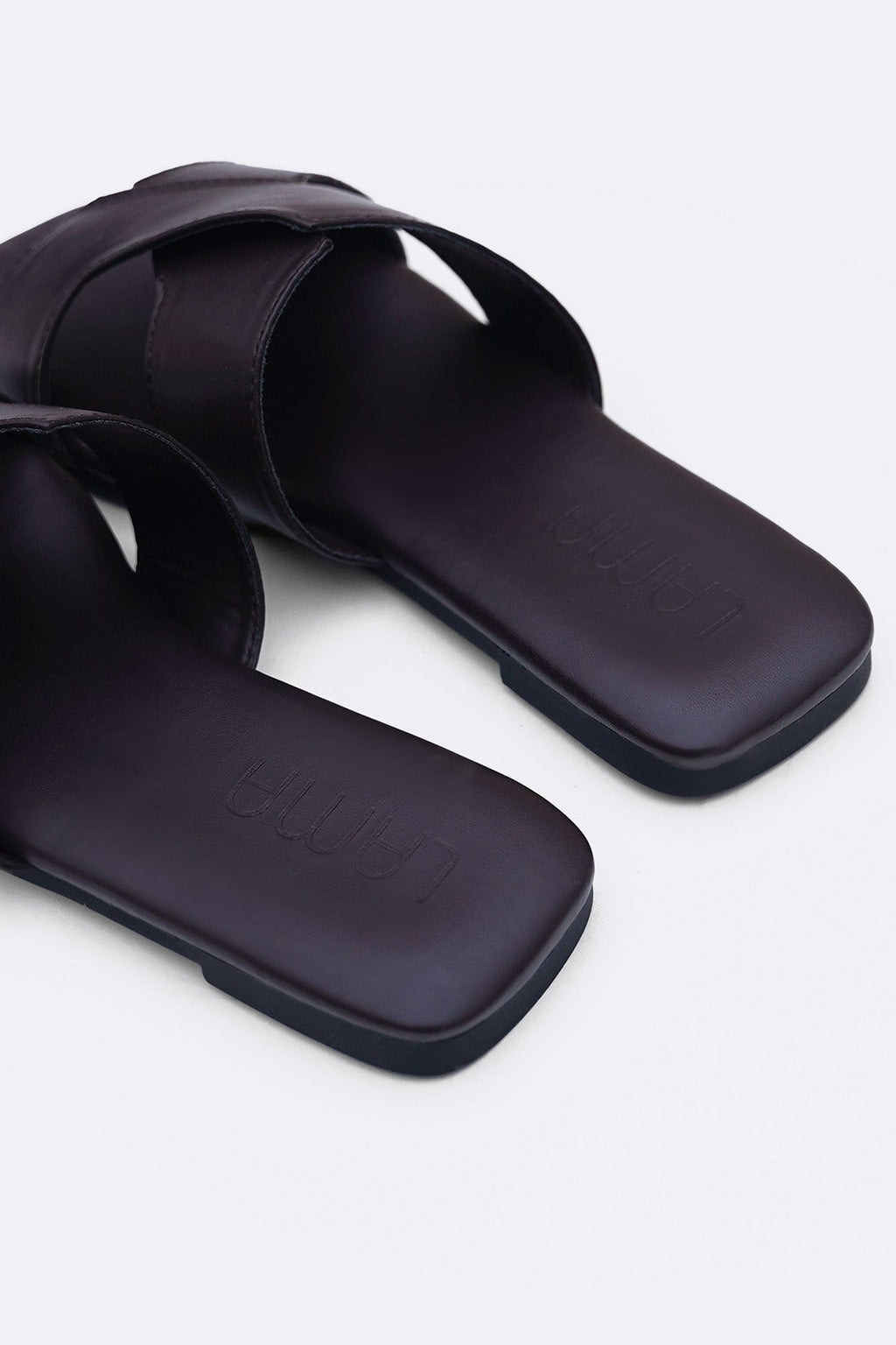 COFFEE YELITZA CROSS SLIDES