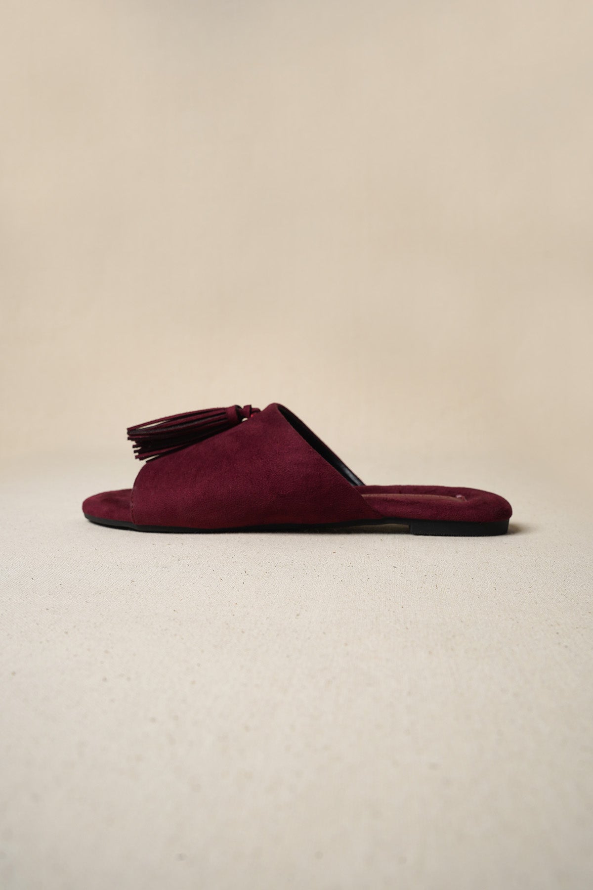 PLUM TROPIC TASSEL SLIDES