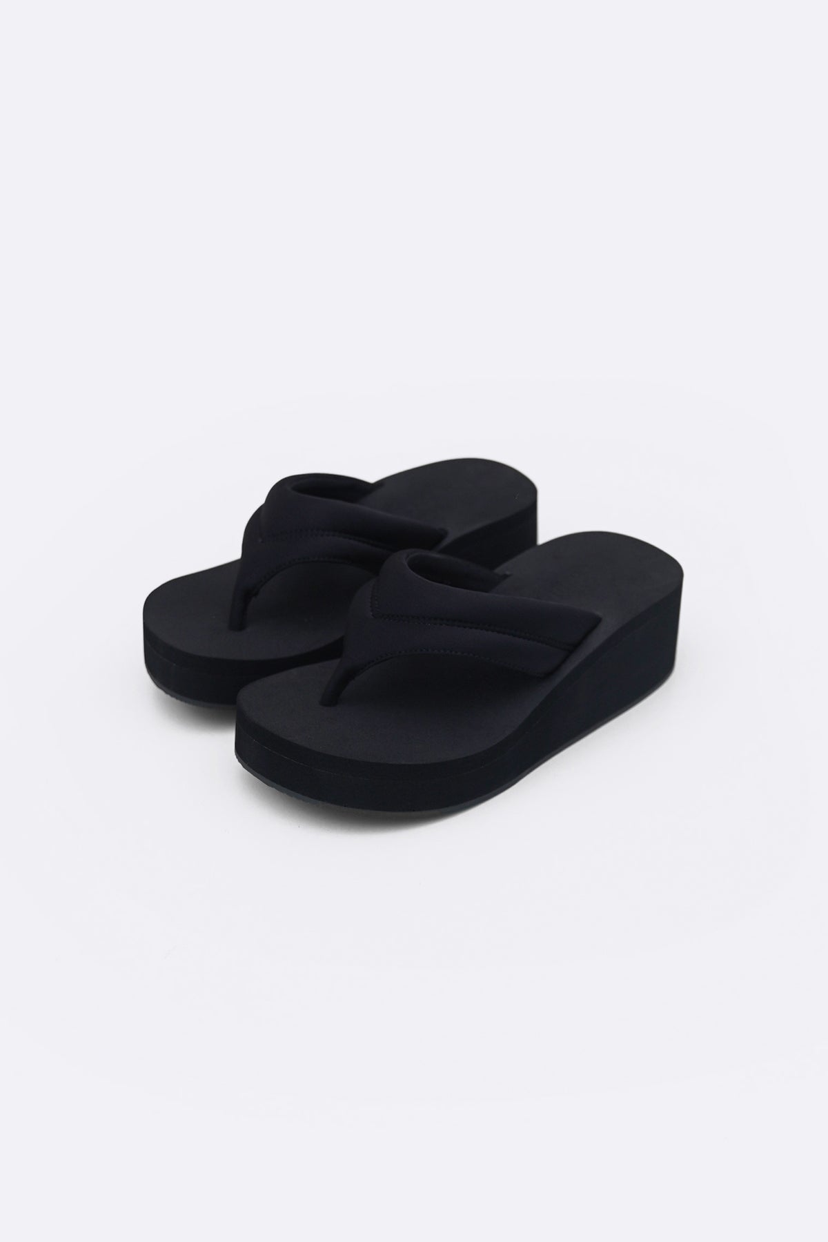 BLACK FEATHER WEDGE FLIP FLOPS