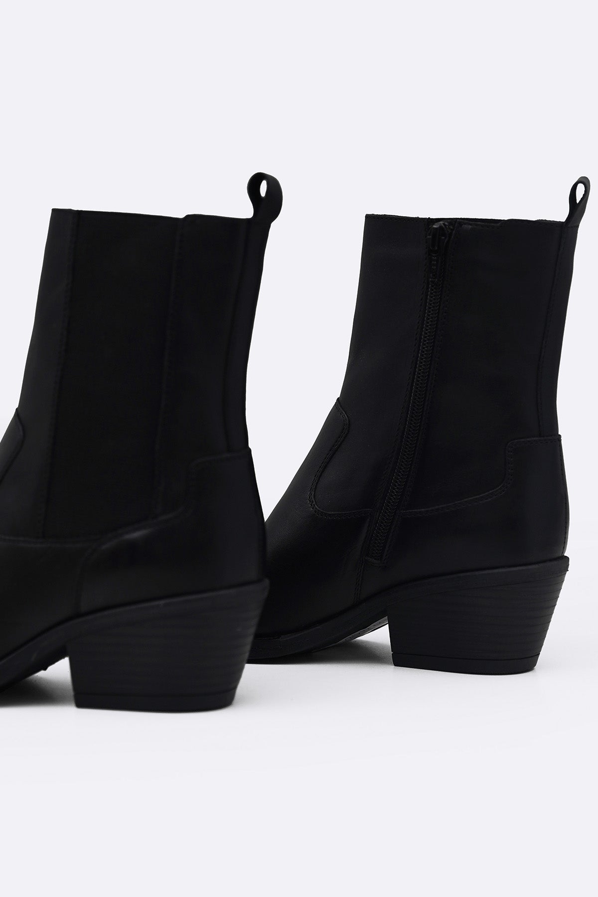 BLACK LEATHER WESTERN BOOTS