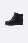 BLACK COMFY LEATHER WEDGE BOOTS