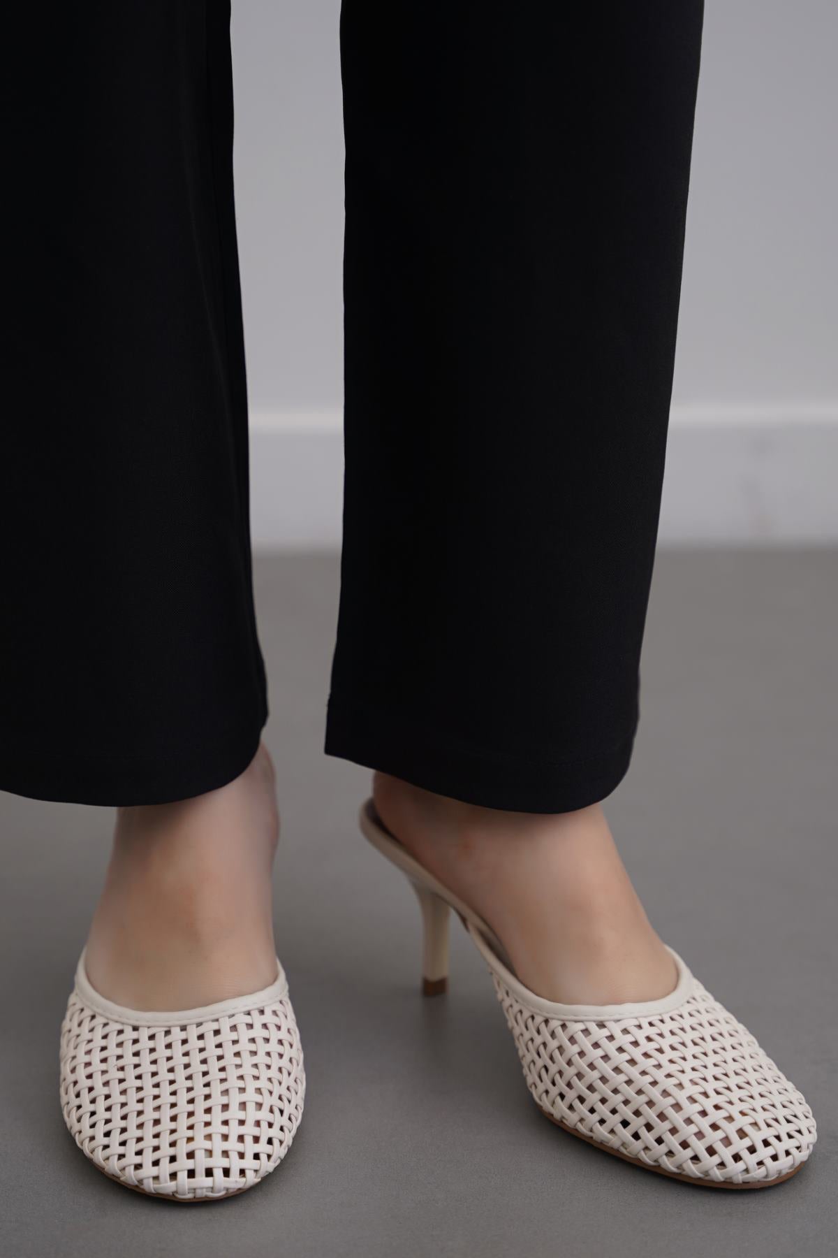 CREAM BALLET HEELS
