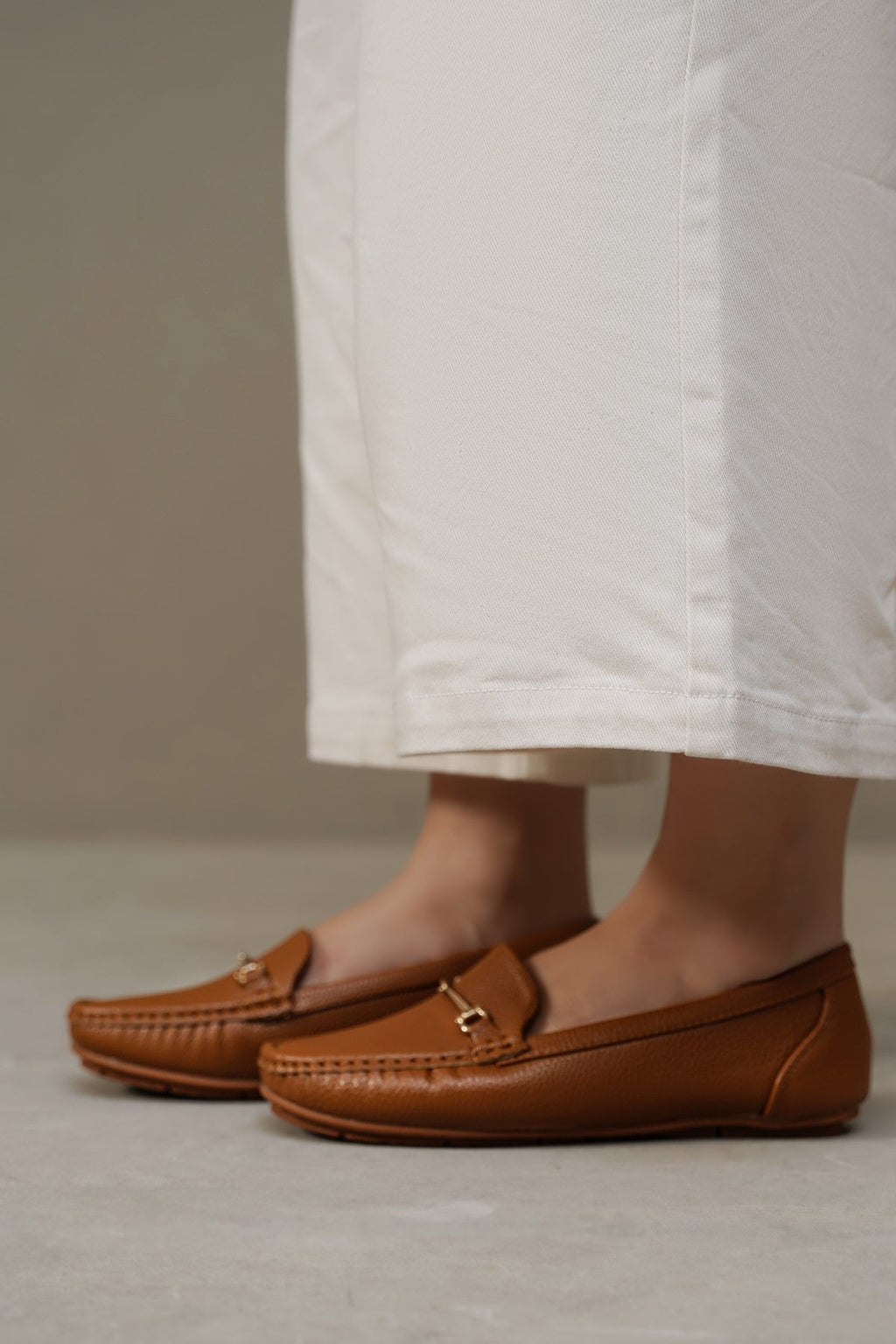 CAMEL BUCKLE MAMA MOCCASINS