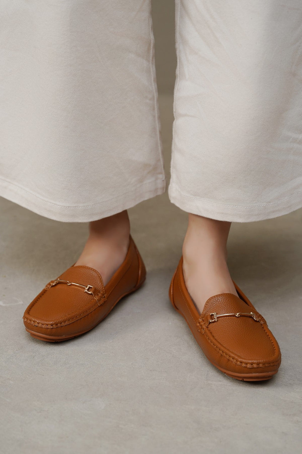 CAMEL BUCKLE MAMA MOCCASINS