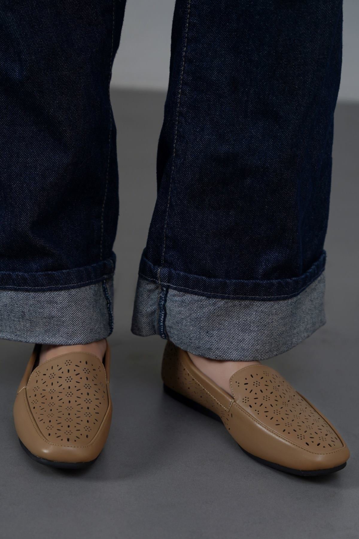 BEIGE COMFY MAMA LOAFERS