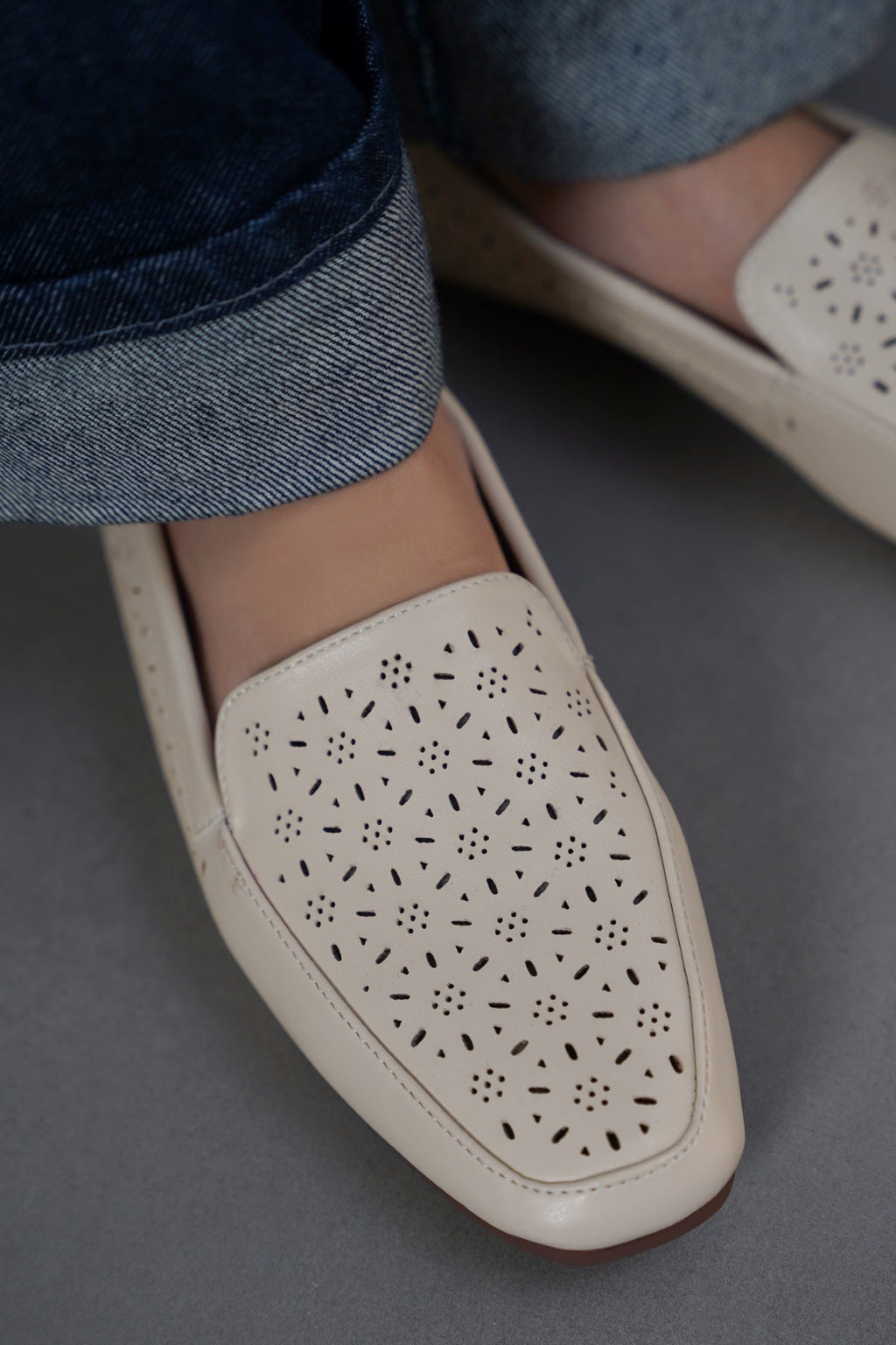 OFF WHITE COMFY MAMA LOAFERS