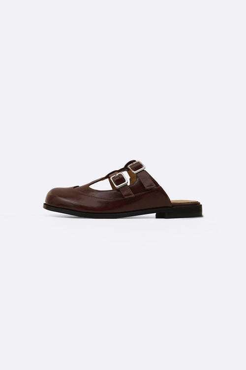 BURGUNDY BROGUE MULE CLOGS