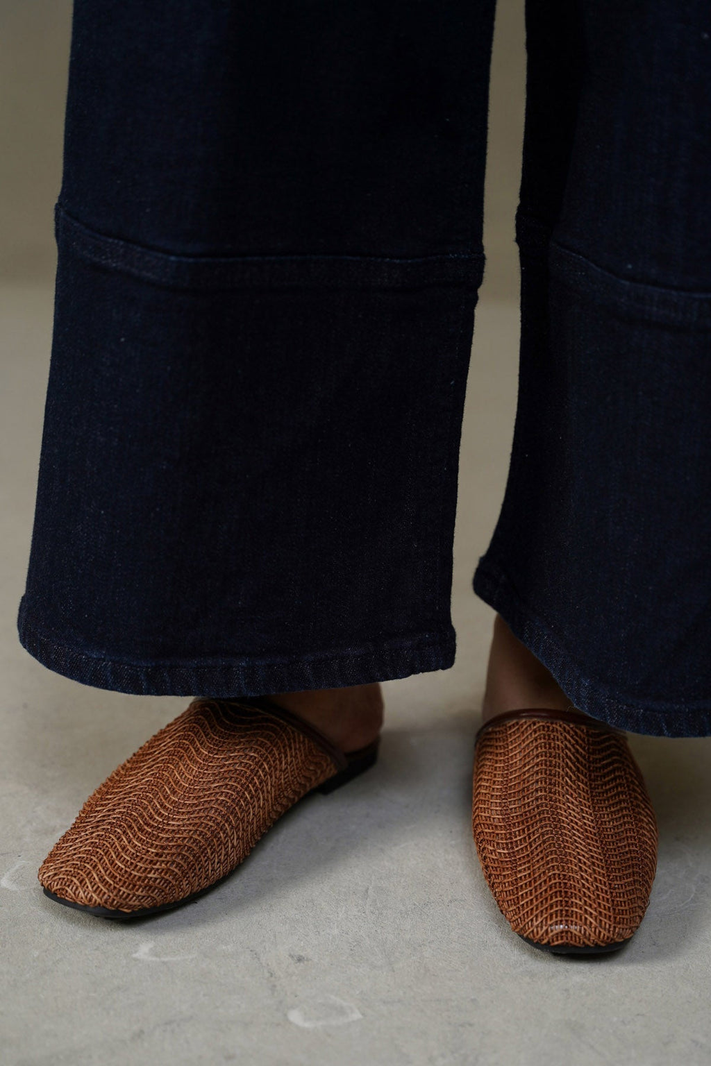 BROWN SOFT BR MULES