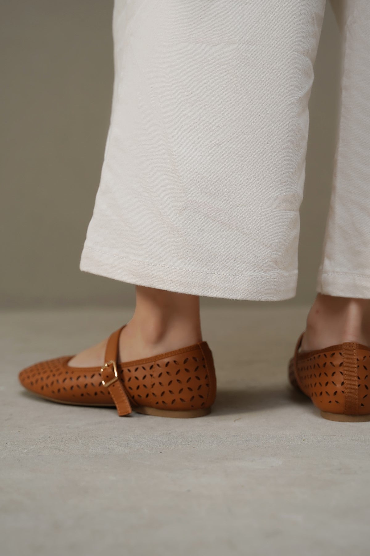 TAN PRIMEROSE MARY-JANES