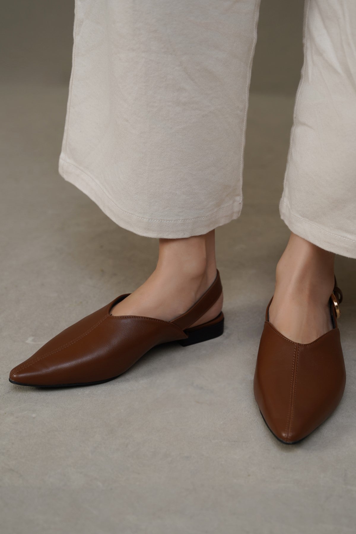 TAN SLINGBACK PUMPS