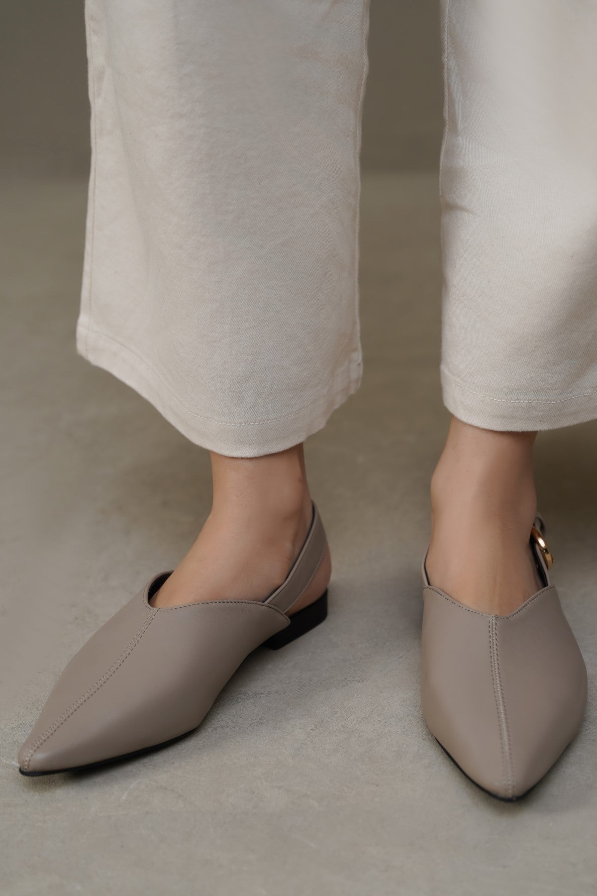 TAUPE SLINGBACK PUMPS
