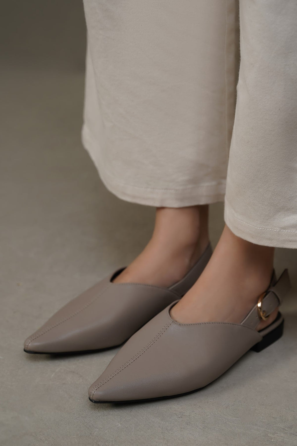 TAUPE SLINGBACK PUMPS