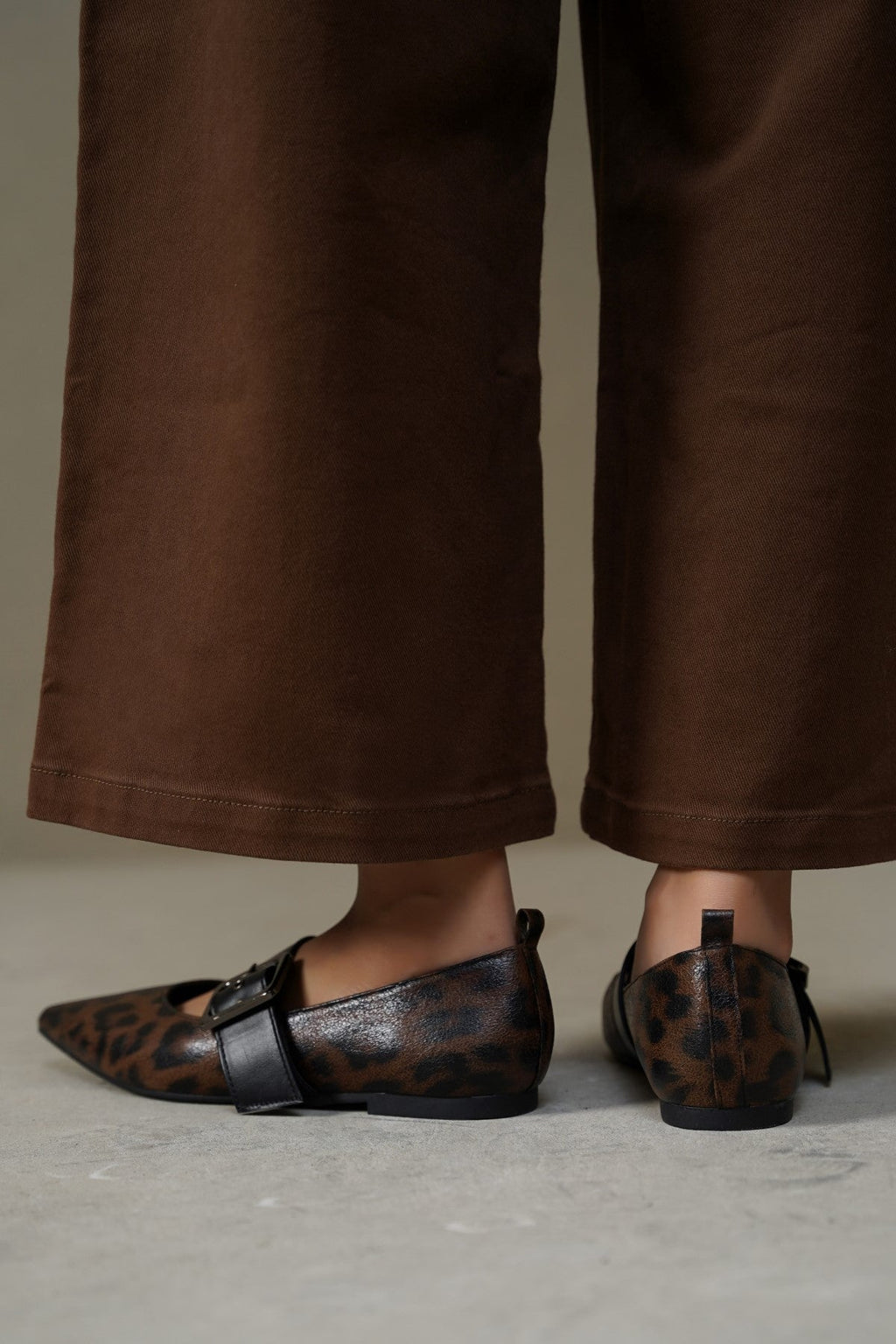 TAN WIDE BUCKLE PUMPS