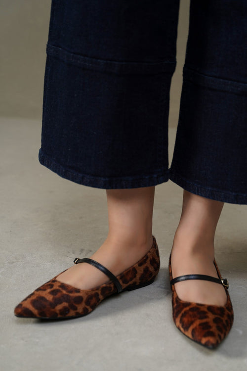 BROWN BORNEO PUMPS