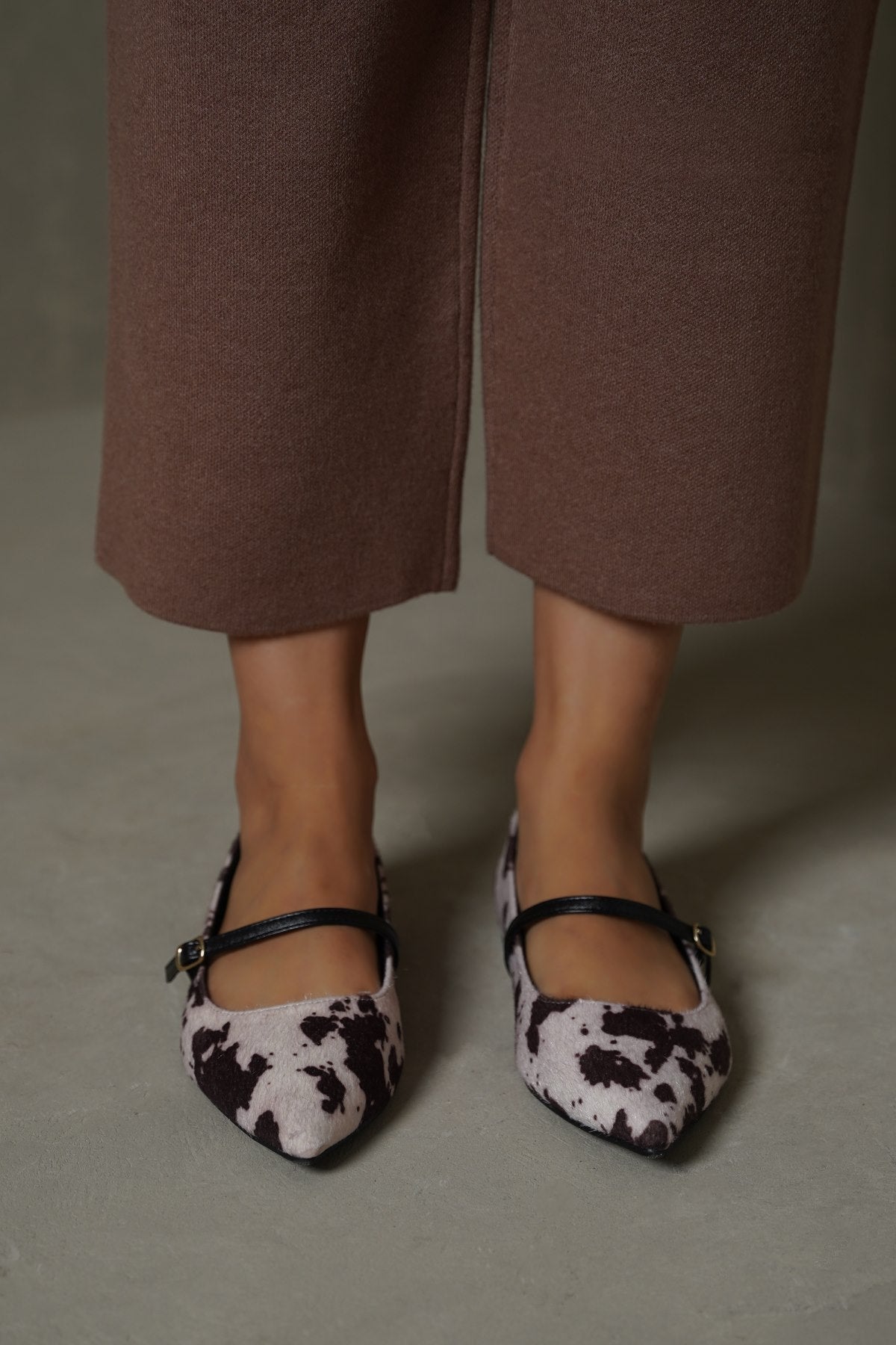 WHITE BORNEO PUMPS