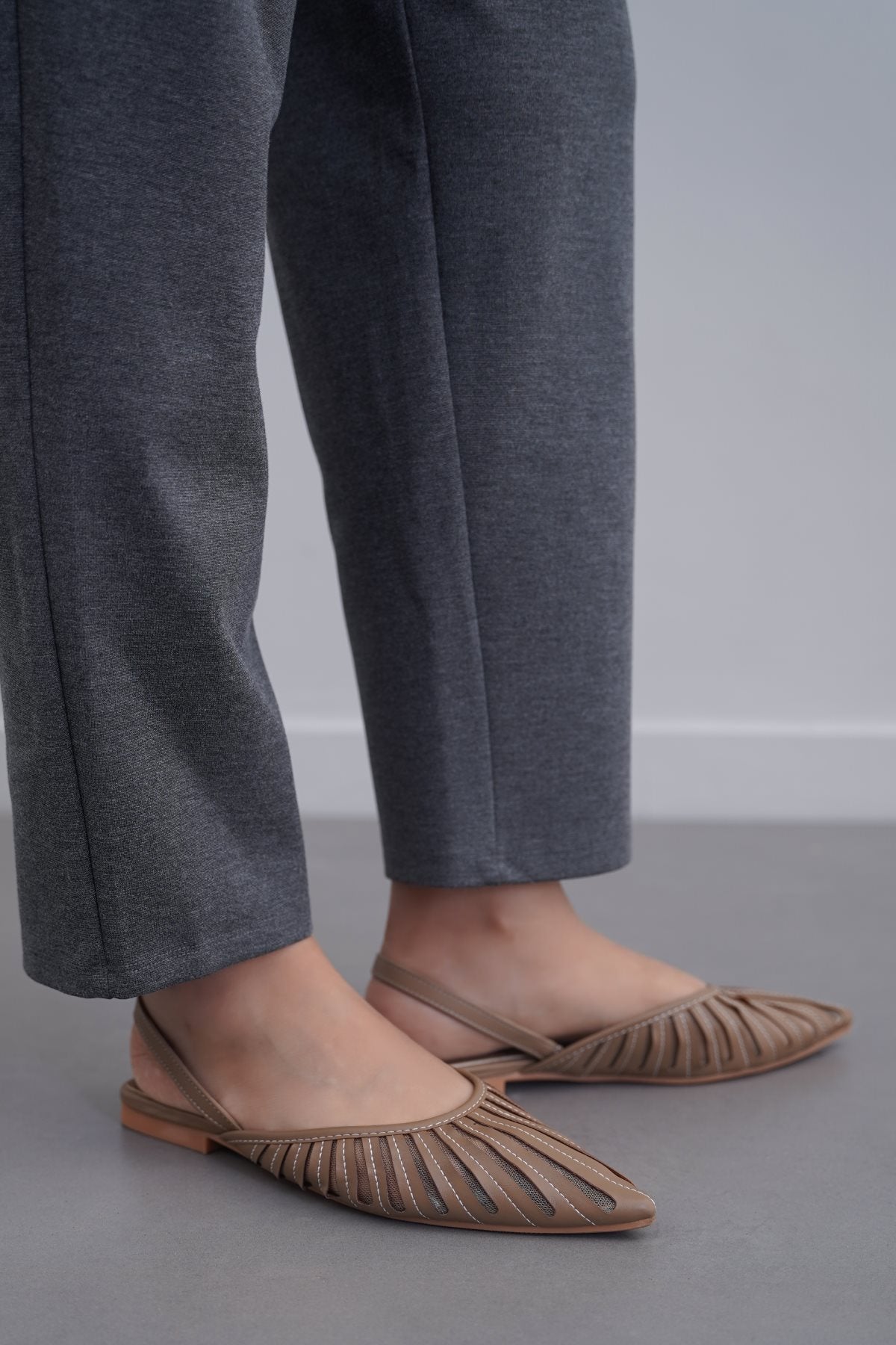 KHAKI HORIZON SLINGBACKS