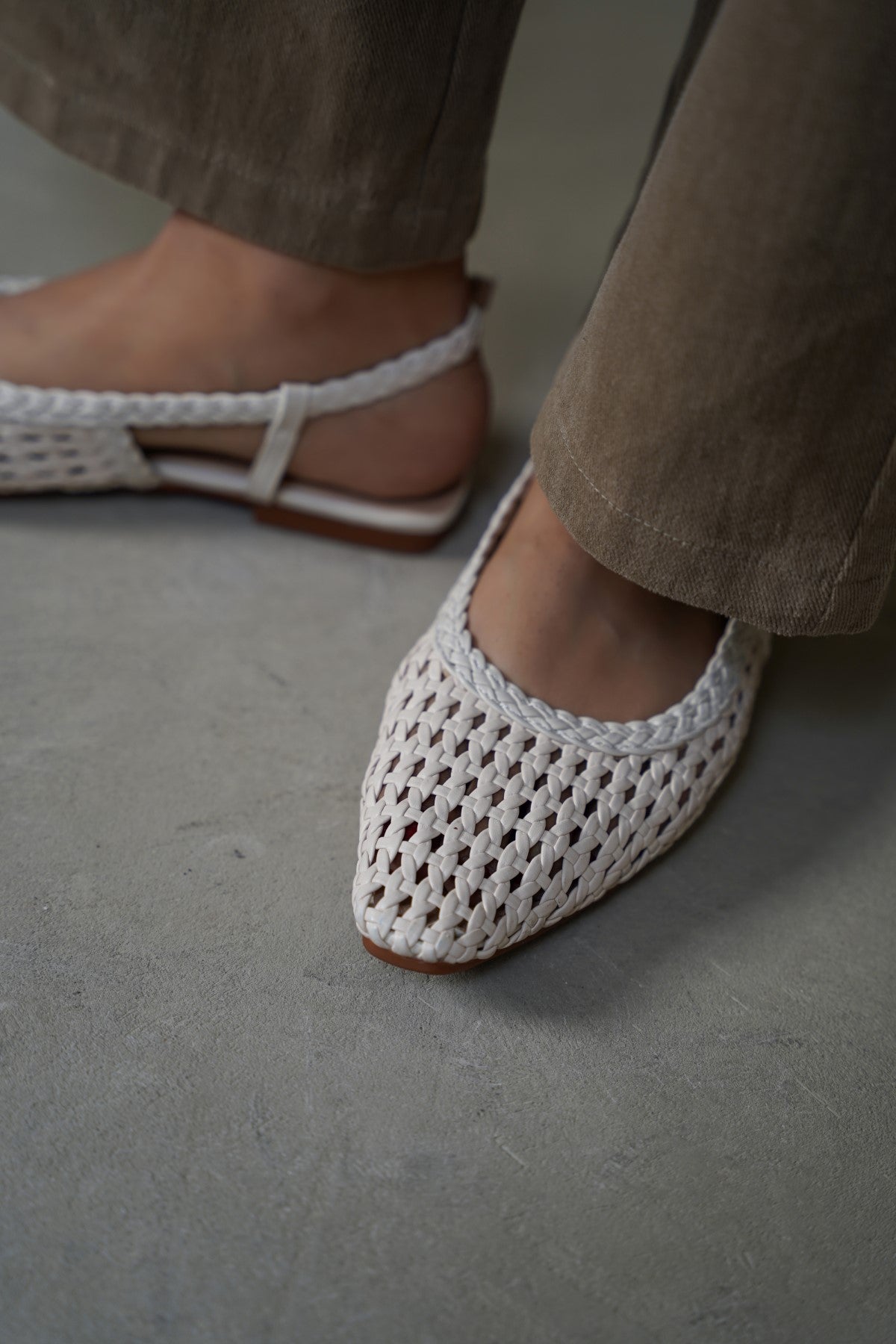 CREAM WEAVE SLINGBACKS