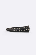 BLACK STUDDED STREET PUMPS