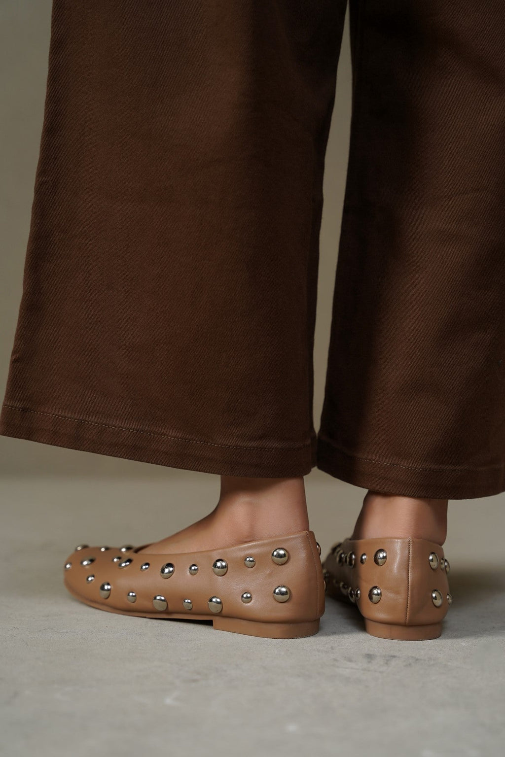 TAUPE STUDDED STREET PUMPS