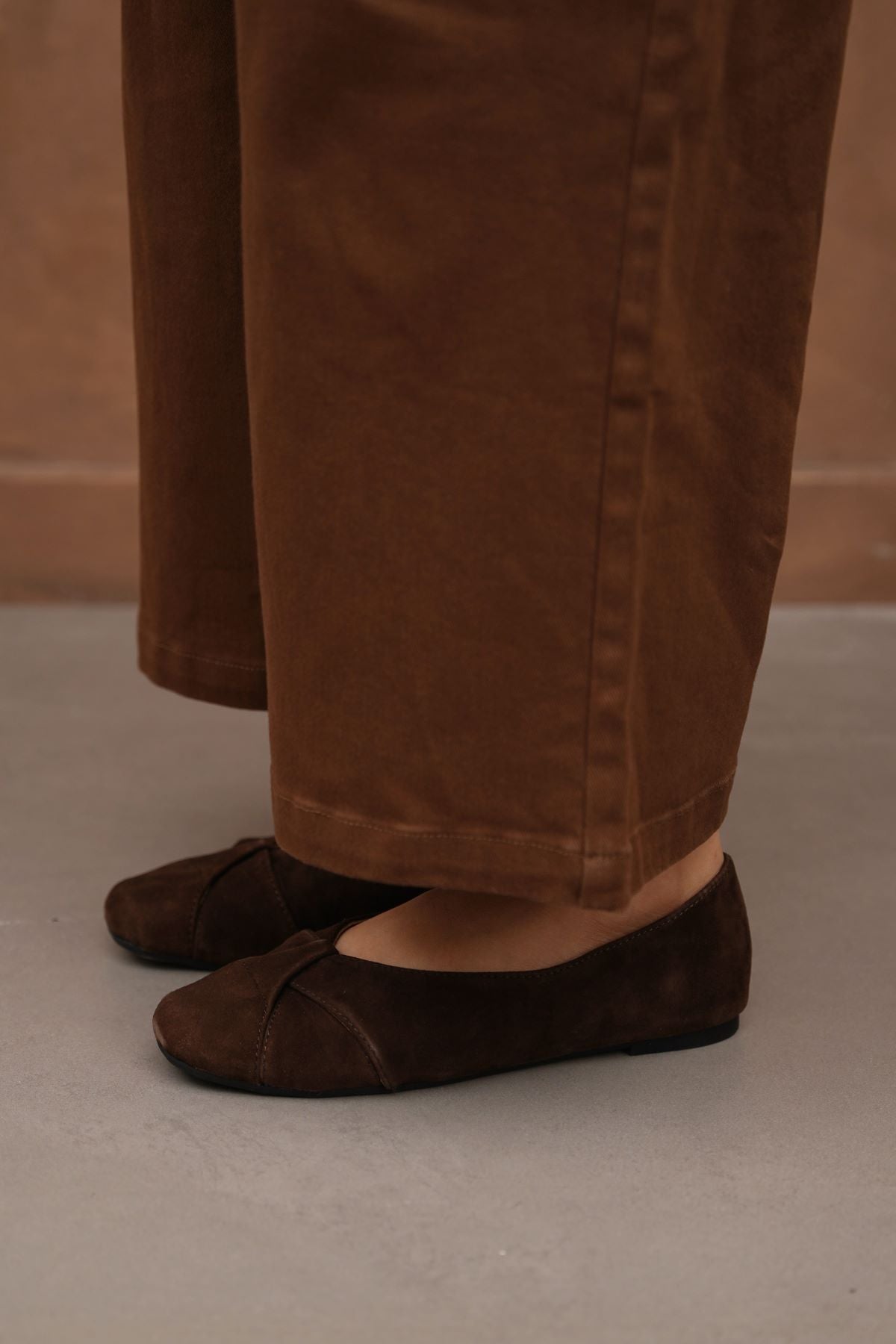 DARK BROWN COLETTE LEATHER PUMPS