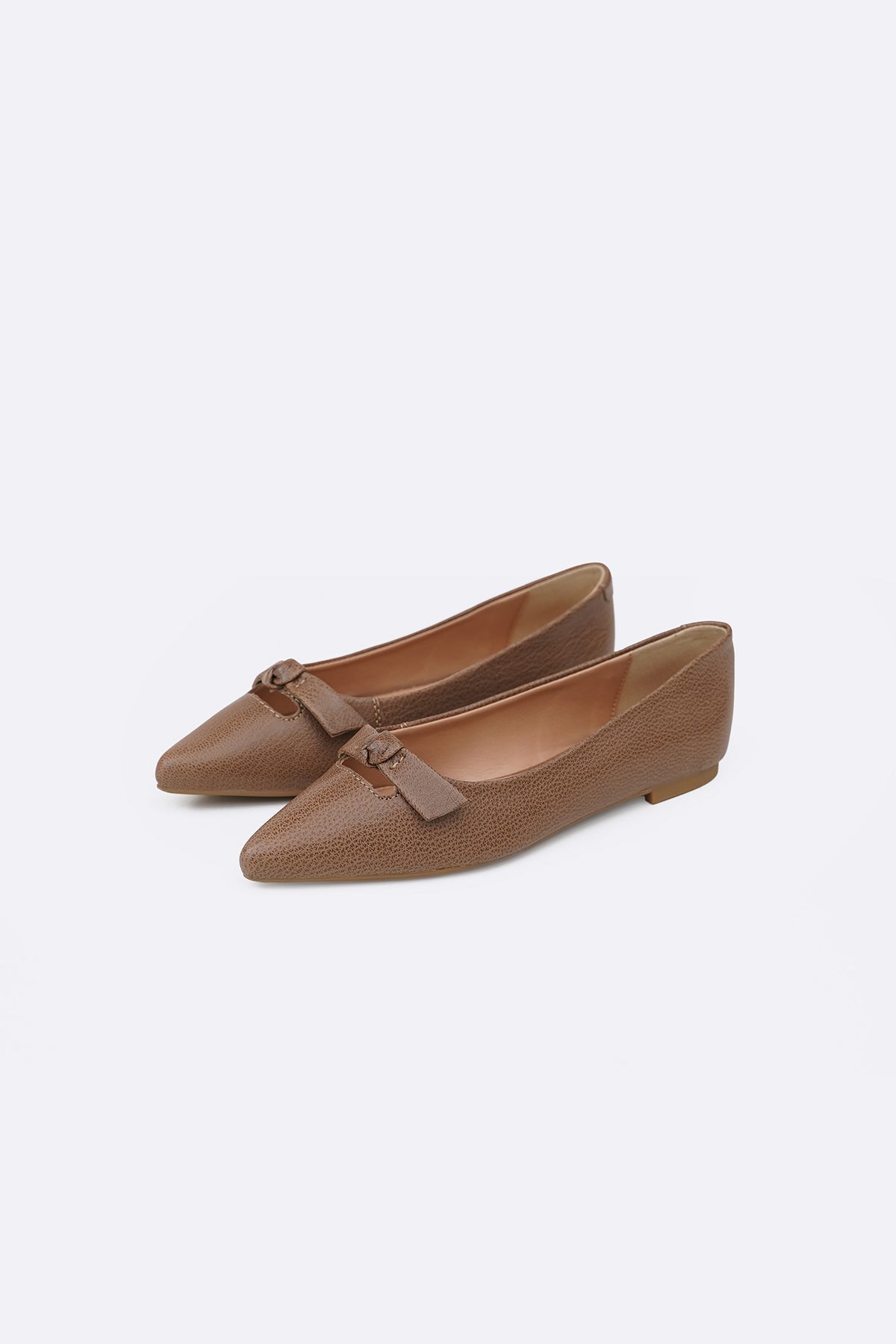 DARK BEIGE TEXTURED LEATHER PUMPS